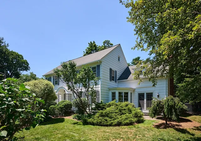 Photo 2 of Single family home for sale at 15 Barrett Pl, Northampton, MA 01060 | MLS# 73553942 | Listing updated on 2026-10-01