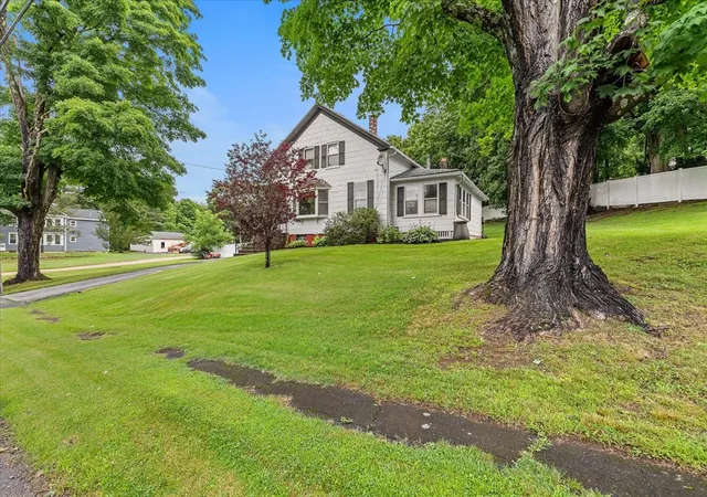 Photo 3 of Sale Pending at 130 Summer St, North Brookfield, MA 01535 | MLS# 73556283 | Listing updated on 2026-08-31