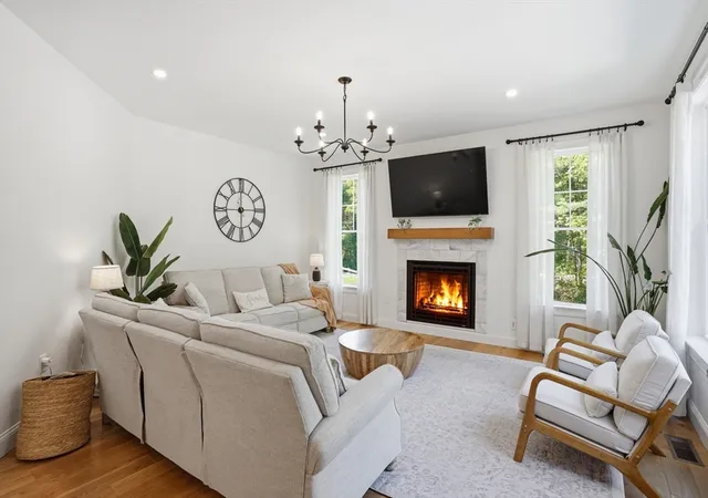4th image of 1 Park Ln, Mattapoisett, MA 02739 | MLS# 73533492