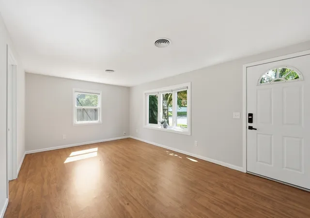 Homes for sale in Springfield, MA | 60 Keddy Street, Springfield, MA 01109 | MLS# 73544361