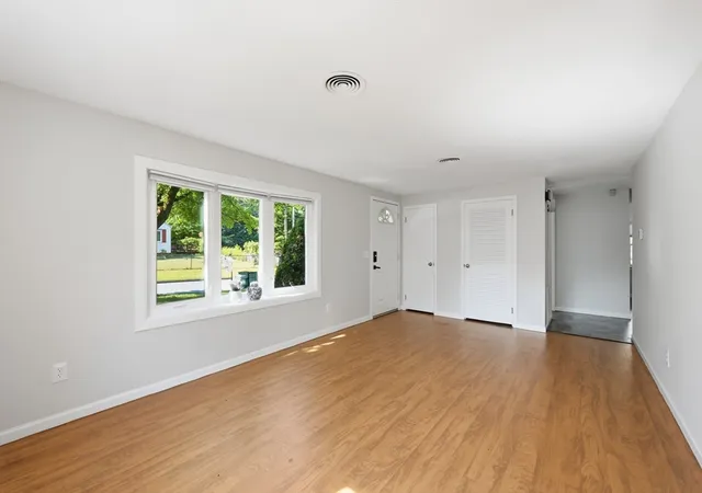 Homes for sale in Springfield, MA | 60 Keddy Street, Springfield, MA 01109 | MLS# 73544361