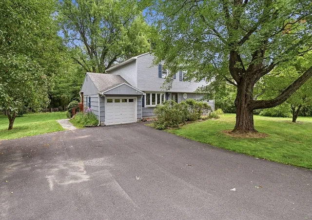 3rd image of 160 East St, South Hadley, MA 01075 | MLS# 73558986
