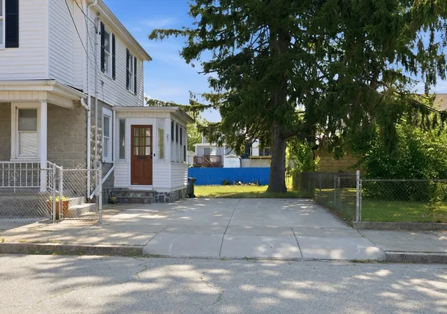 Photo 4 of Sale Pending at 27 Johnson St, Fall River, MA 02723 | MLS# 73546648 | Listing updated on 2026-09-05