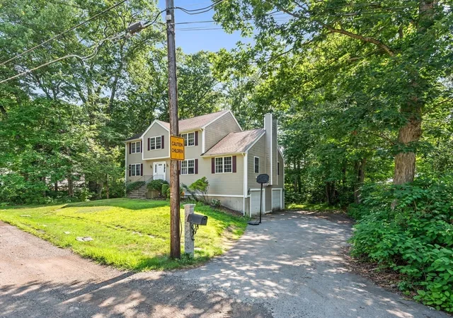 Photo 3 of Single family home for sale at 4 Commonwealth Ave, Auburn, MA 01501 | MLS# 73553723 | Listing updated on 2026-07-27