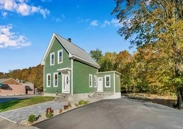 1st image of 1297 Pleasant St, East Weymouth, MA 02189 | MLS# 73524699