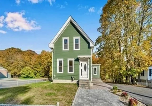 2nd image of 1297 Pleasant St, East Weymouth, MA 02189 | MLS# 73524699