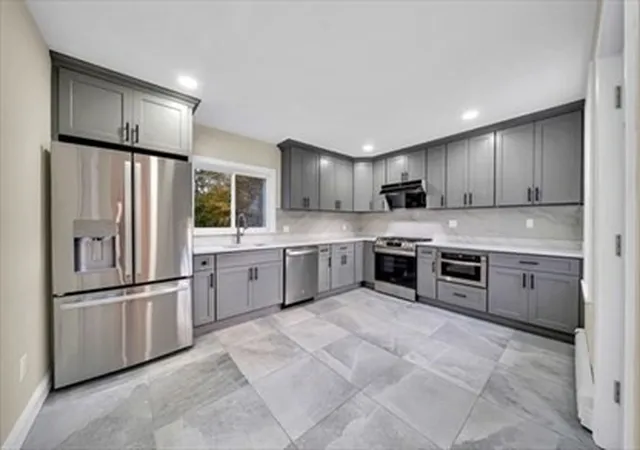 4th image of 1297 Pleasant St, East Weymouth, MA 02189 | MLS# 73524699