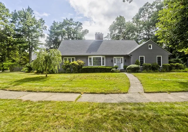 2nd image of 7 Woodland Rd, Westfield, MA 01085 | MLS# 73566186