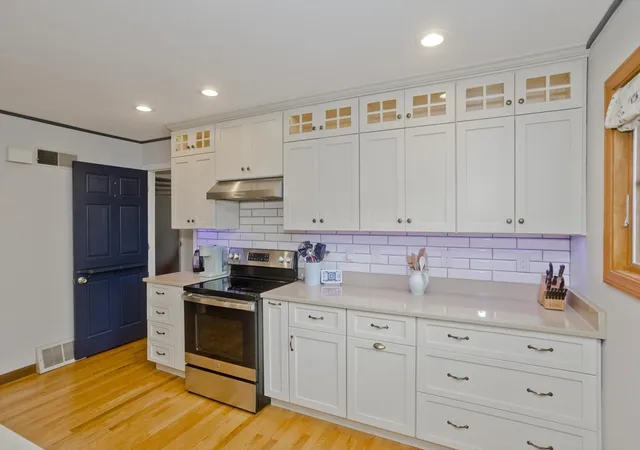 Photo 4 of Sale Pending at 7 Woodland Rd, Westfield, MA 01085 | MLS# 73566186 | Listing updated on 2026-09-23