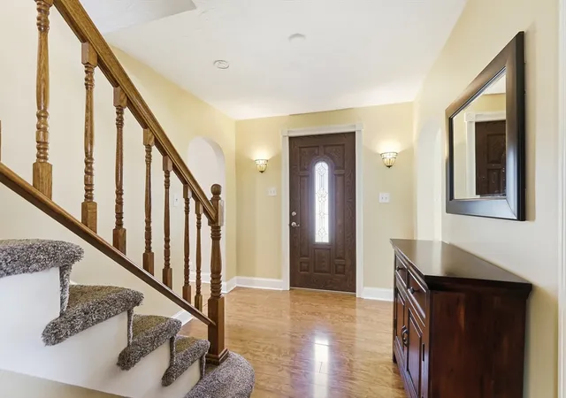 2nd image of 1 Oak St, Tewksbury, MA 01876 | MLS# 73561681