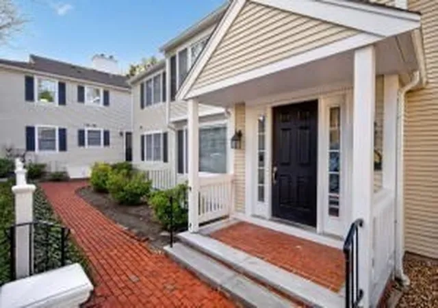 3rd image of 727 Main St #F3, Osterville, MA 02655 | MLS# 73522563