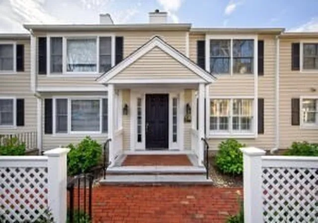 4th image of 727 Main St #F3, Osterville, MA 02655 | MLS# 73522563