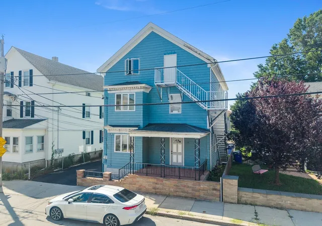 Listing Photo 2 - Condo for sale in building located at 93-95 Buffinton St, Fall River, MA 02721