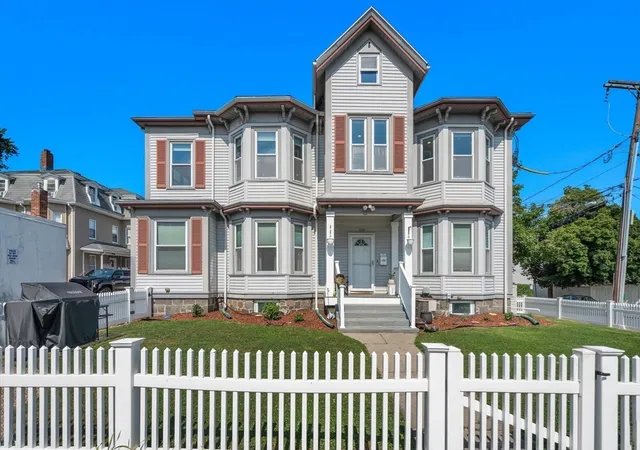 2nd image of 659 Moody St, Waltham, MA 02453