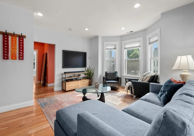 4th image of 659 Moody St #3, Waltham, MA 02453 | MLS# 73542994