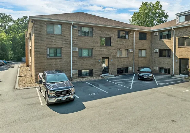 3rd image of 45 Macy Street #207B, Amesbury, MA 01913 | MLS# 73556316