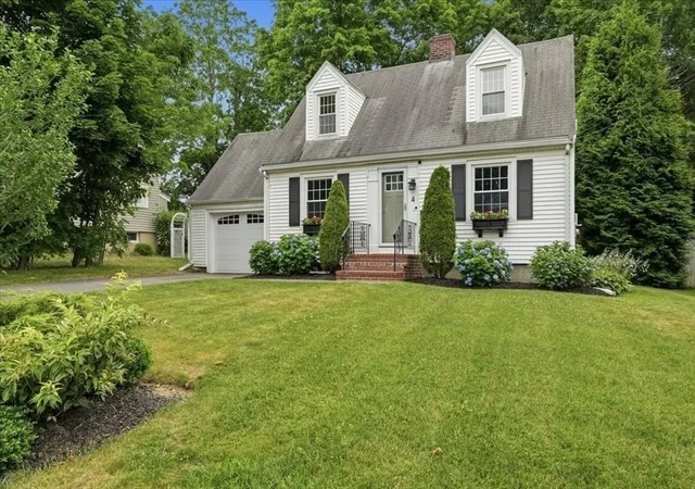 Homes for sale in Canton, MA | 4 Ponkapoag Way, Canton, MA 02021 | MLS# 73546484