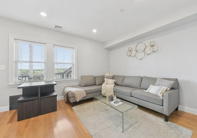 Listing Photo 5 - Condo for sale in building located at 214-216 E Eagle St, Boston, MA 02128 - Unit #5