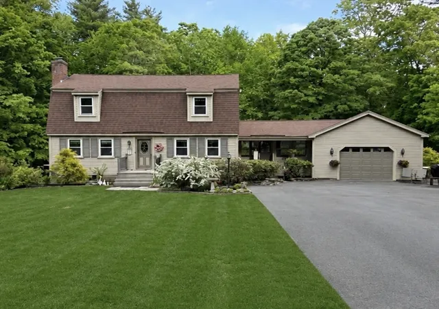 Homes for sale in Pepperell, MA | 82 Wheeler St, Pepperell, MA 01463 | MLS# 73531297
