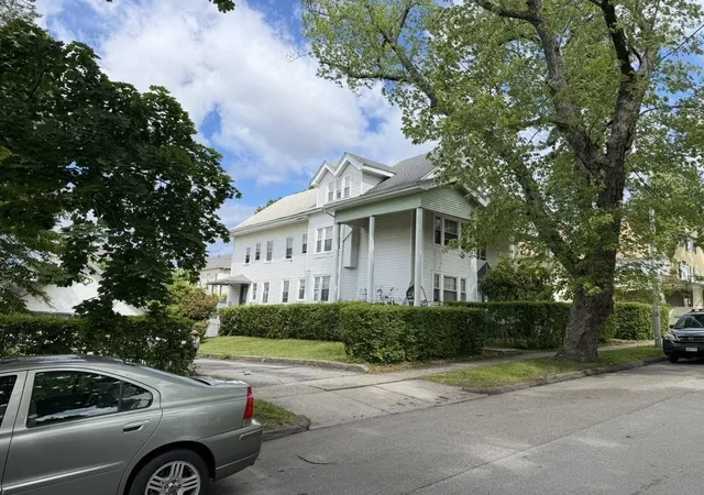 3rd image of 11 Woodford St, Worcester, MA 01604 | MLS# 73549678