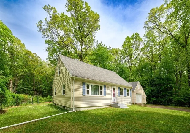 Homes for sale in Belchertown, MA | 208 North St, Belchertown, MA 01007 | MLS# 73525341