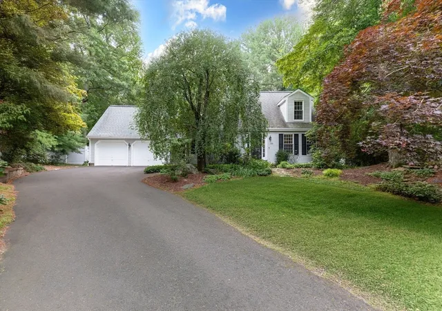 2nd image of 135 Lawndale Rd, Mansfield, MA 02048 | MLS# 73554606