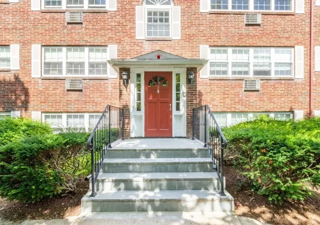 2nd image of 5 Cass Street #12, West Roxbury, MA 02132 | MLS# 73552580