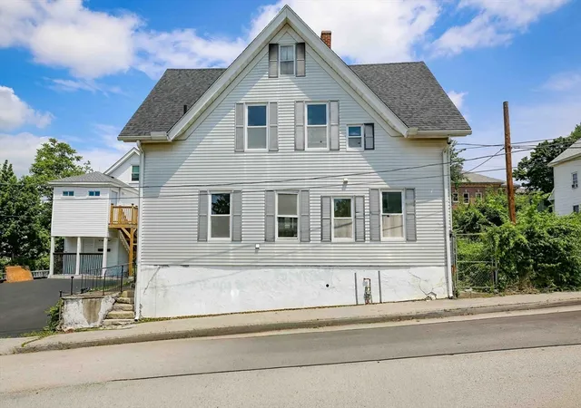 Listing Photo 2 - Condo for sale in building located at 67 Richland St, Worcester, MA 01610