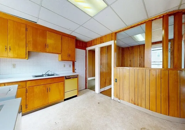 Listing Photo 5 - Condo for sale in building located at 67 Richland St, Worcester, MA 01610