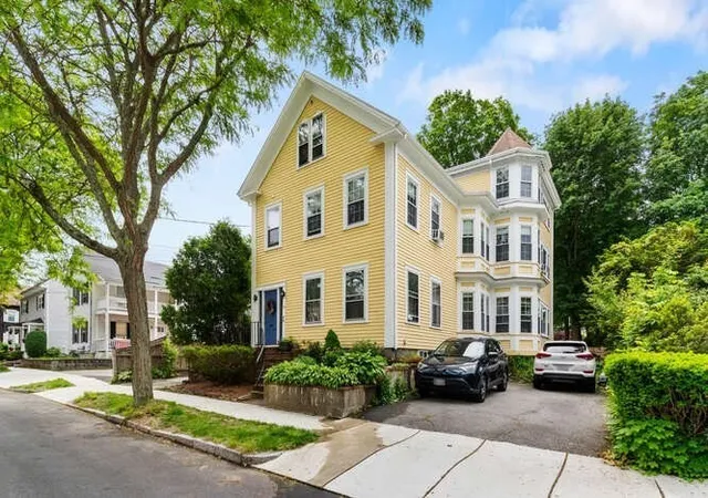 1st image of 24 Park St, Wakefield, MA 01880 | MLS# 73528798