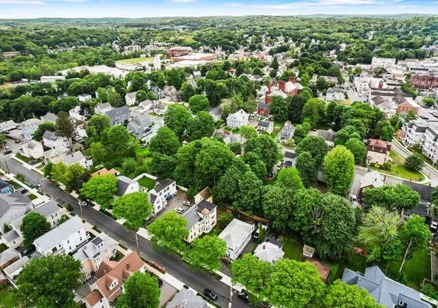 2nd image of 24 Park St, Wakefield, MA 01880