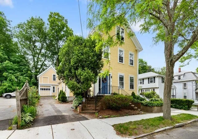 4th image of 24 Park St, Arlington, MA 02703