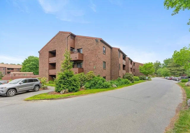 Homes for sale in Acton, MA | 15 Davis Rd, Acton, MA 01720 | Houzeo