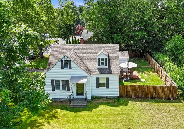 Homes for sale in East Longmeadow, MA | 26 Thompson St, East Longmeadow, MA 01028 | MLS# 73545338