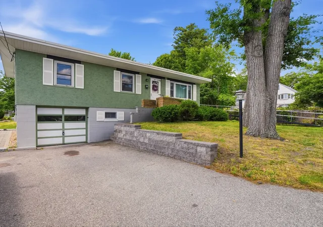 3rd image of 48 Pinedale Ave, Billerica, MA 01821 | MLS# 73539043
