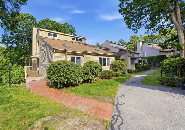 Homes for sale in Westford, MA | 40 Monadnock Dr #40, Westford, MA 01886 | MLS# 73540914