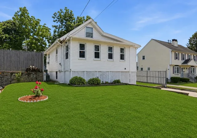 Homes for sale in North Andover, MA | 18 Glenwood St, North Andover, MA 01845 | MLS# 73546360