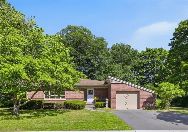 Homes for sale in Westfield, MA | 31 Lowell Ave, Westfield, MA 01085 | MLS# 73537841