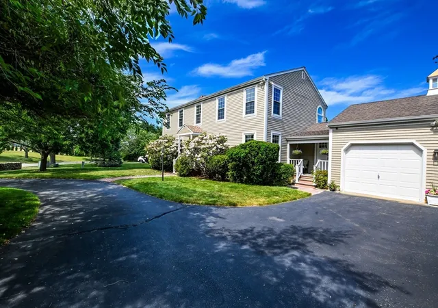 Homes for sale in North Dartmouth, MA | 18 Stratford Dr, North Dartmouth, MA 02747 | MLS# 73539890