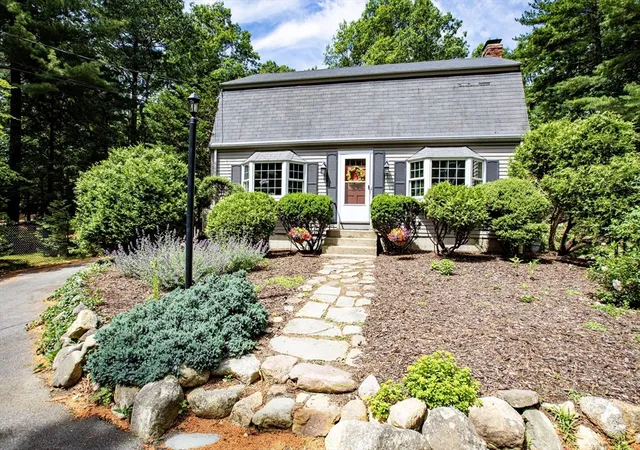 Homes for sale in Marshfield, MA | 1115 Forest St, Marshfield, MA 02050 | MLS# 73541276