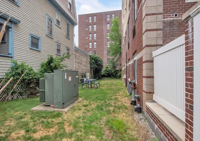 2nd image of 332 Franklin St Unit 501, Cambridge, MA 02139