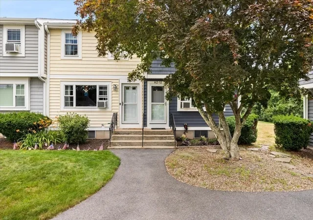 2nd image of 12 Lydon Ln #A2, Halifax, MA 02338 | MLS# 73544782