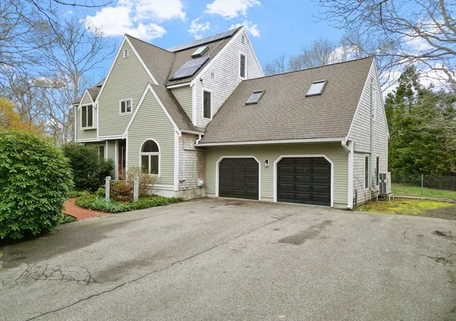 Photo 3 of Single family home for sale at 16 Ellisville Rd, Plymouth, MA 02360 | MLS# 73515895 | Listing updated on 2026-08-22
