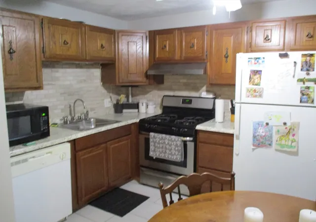 4th image of 11 Kenmar Dr #9, Billerica, MA 01821 | MLS# 73538504