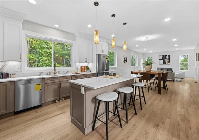 Photo 3 of Single family home for sale at 10 Falcon Dr, Shrewsbury, MA 01545 | MLS# 73563617 | Listing updated on 2026-09-13