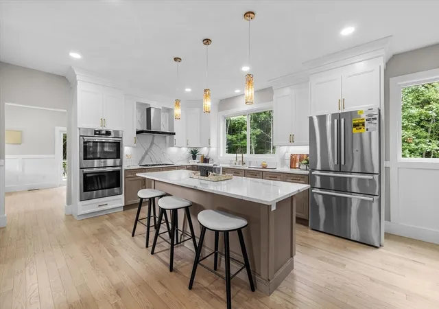 Photo 4 of Single family home for sale at 10 Falcon Dr, Shrewsbury, MA 01545 | MLS# 73563617 | Listing updated on 2026-09-13