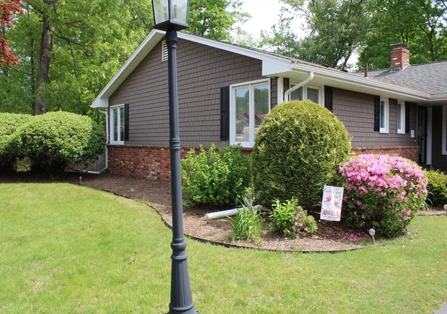 2nd image of 225 Braemoor Rd, Brockton, MA 02301 | MLS# 73523270
