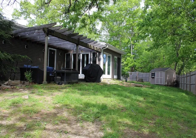 5th image of 225 Braemoor Rd, Brockton, MA 02301 | MLS# 73523270