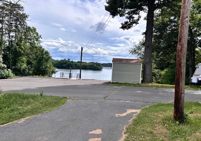 Photo 3 of Single family home for sale at 14 Oak St, Southwick, MA 01077 | MLS# 73552098 | Listing updated on 2026-09-19