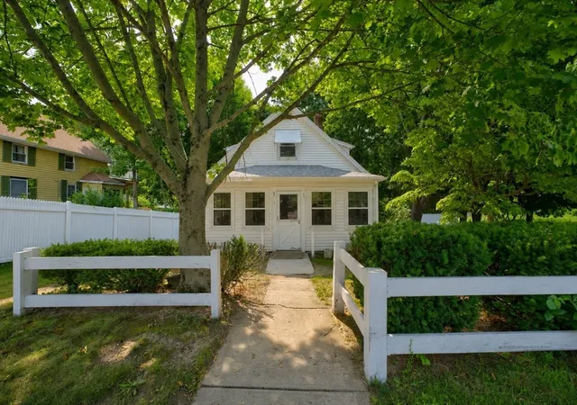 3rd image of 3 Lawton Street, Taunton, MA 02780 | MLS# 73554622